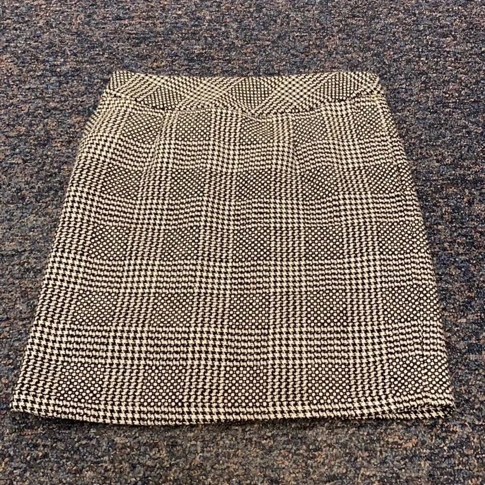 Architect Black and white tweed skirt sz. 8